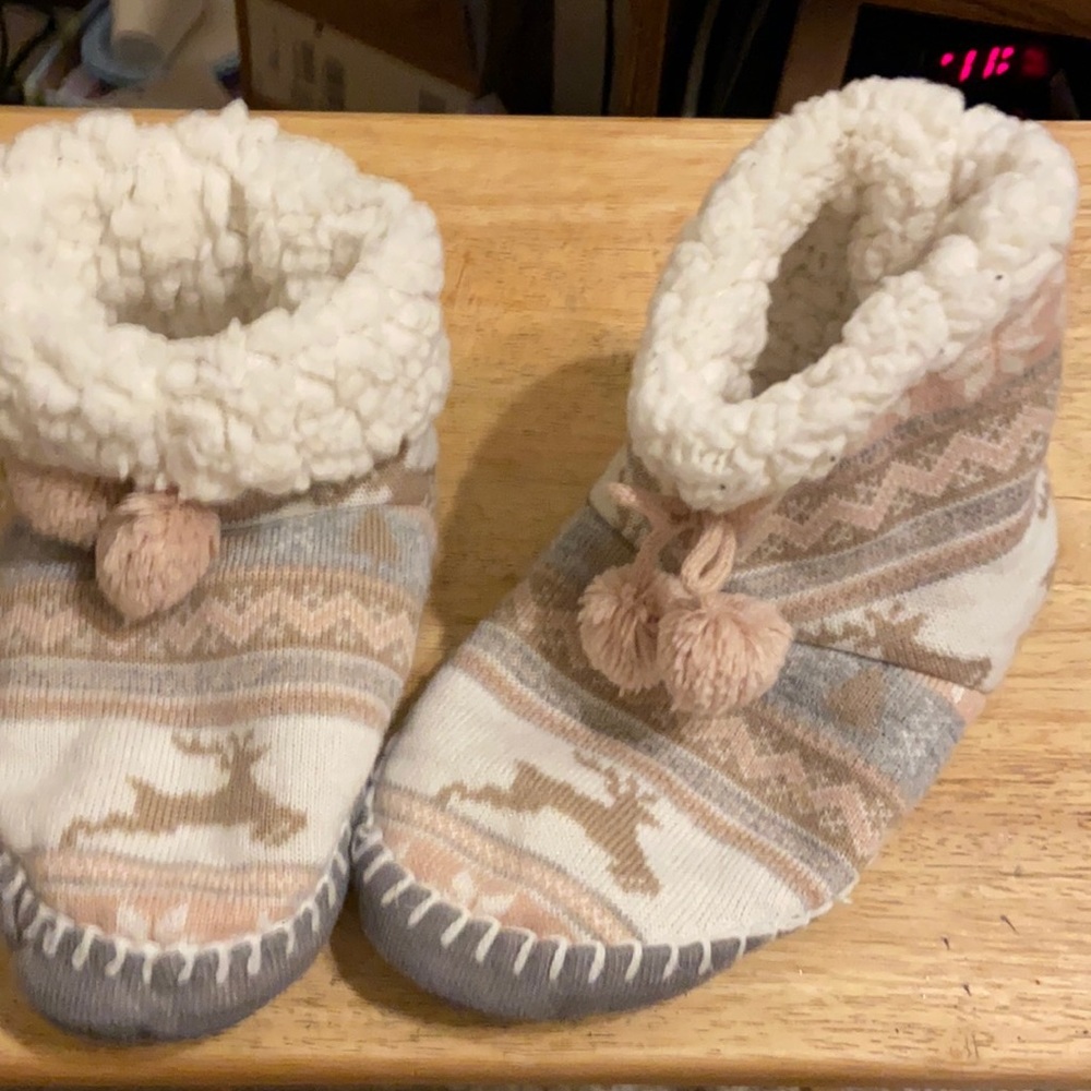 Mukluk soft soled house shoes